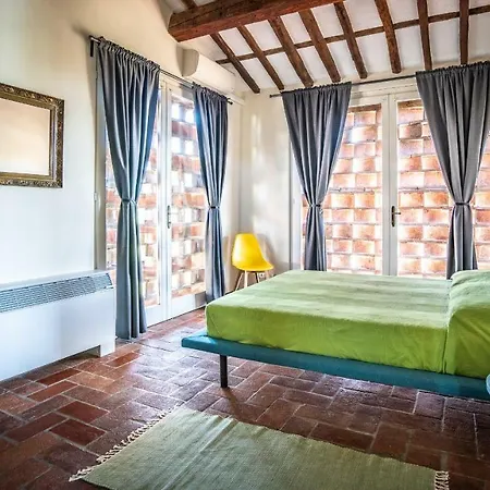 Con Vista Panoramica E Piscina *